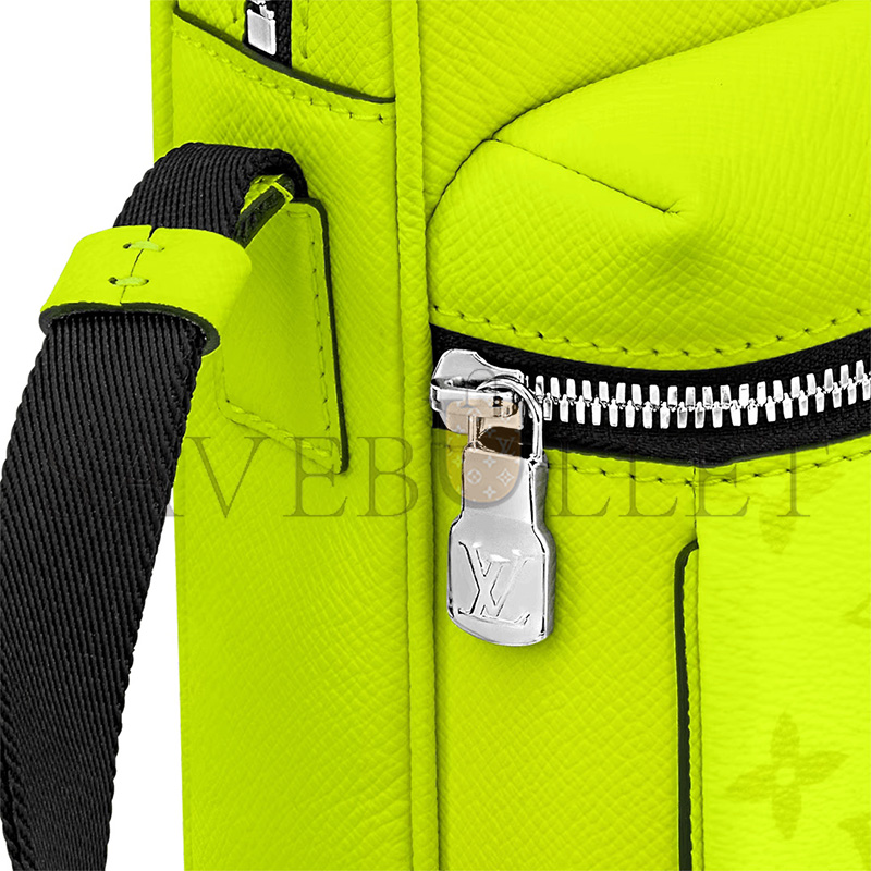 LOUIS VUITTON OUTDOOR MESSENGER M30943 (25.5*18*5cm)